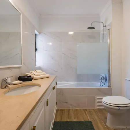 Salgados 1 Bedroom - 500m From The Lägenhet Guia (Faro)