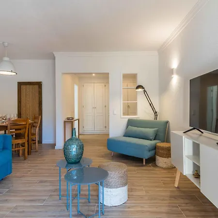 Salgados 1 Bedroom - 500m From The *