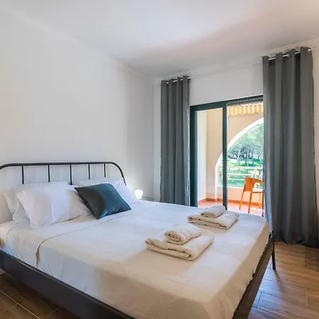 Apartment Salgados 1 Bedroom - 500m From The *