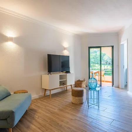 Salgados 1 Bedroom - 500m From The *