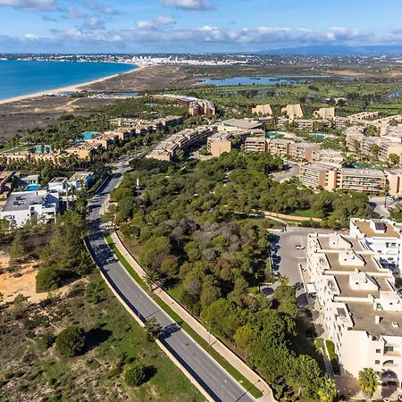 Salgados 1 Bedroom - 500m From The *