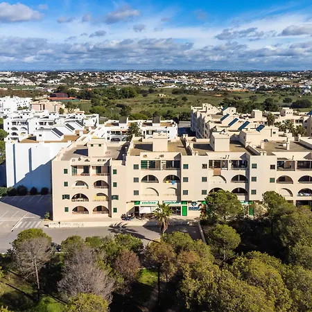 Apartment Salgados 1 Bedroom - 500m From The