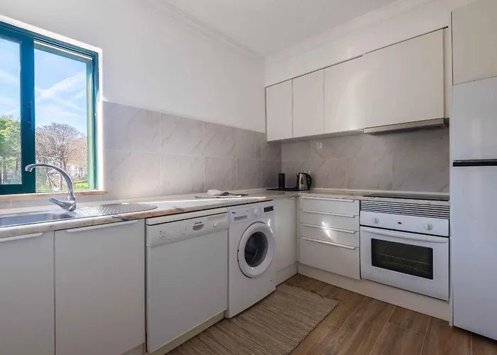 Salgados 1 Bedroom - 500m From The