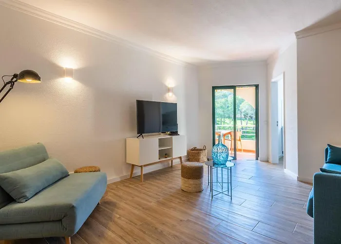 Salgados 1 Bedroom - 500m From The *