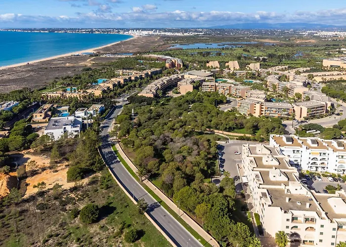 Salgados 1 Bedroom - 500m From The *