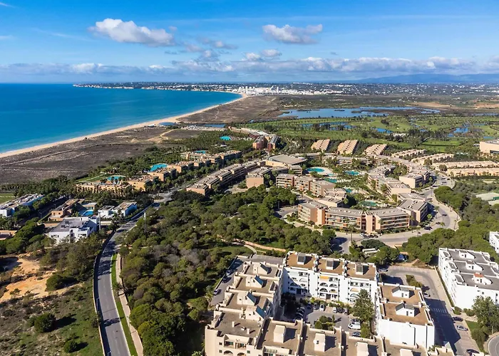 Salgados 1 Bedroom - 500m From The ギーア