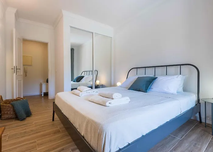 Salgados 1 Bedroom - 500m From The * ギーア